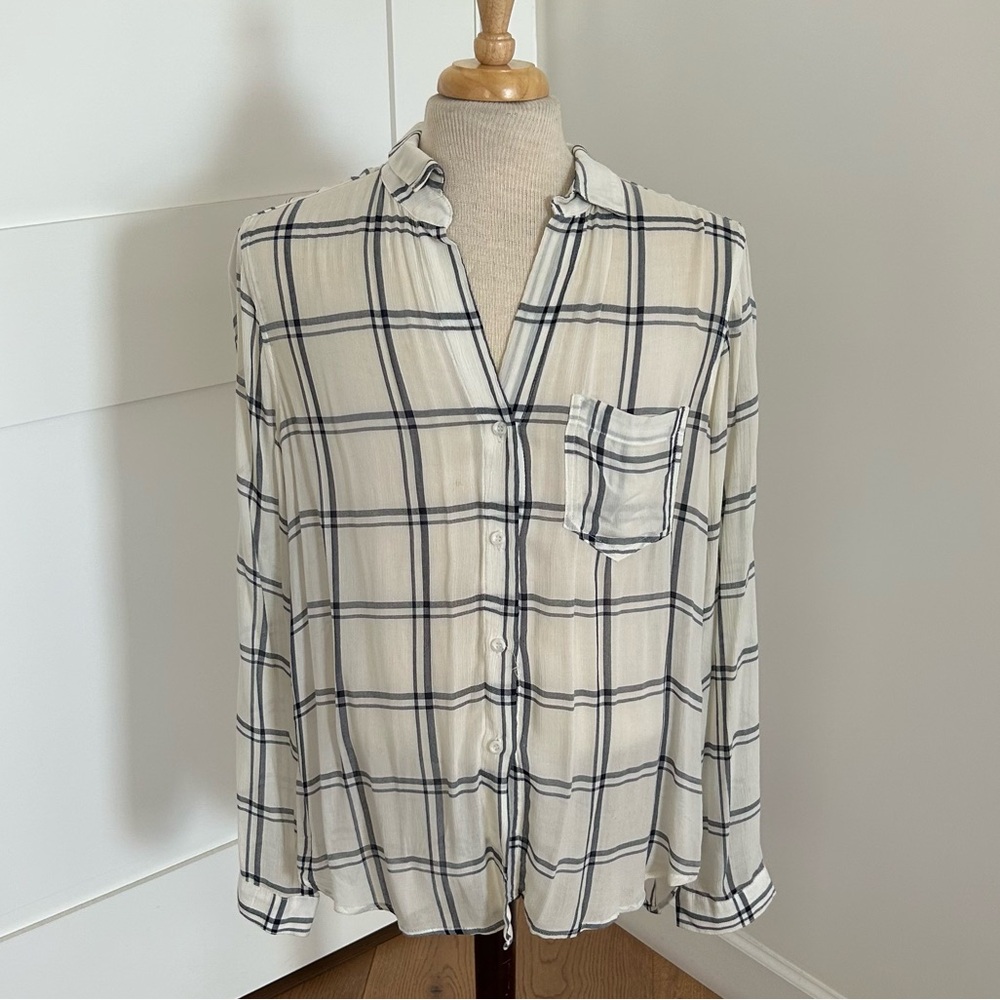 Chic white and gray plaid button down shirt